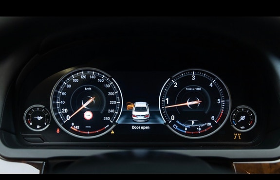 BMW 740d 4 of 10