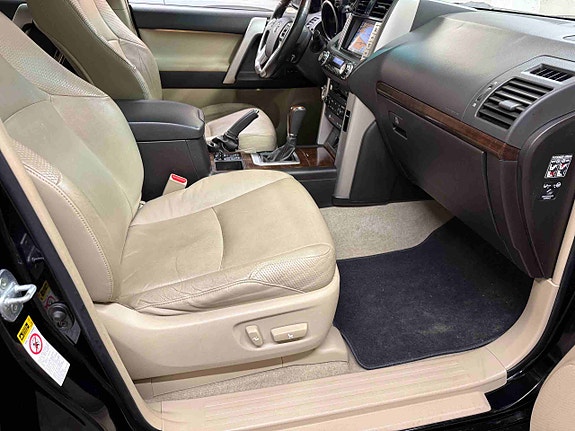Toyota Land Cruiser 24 of 30