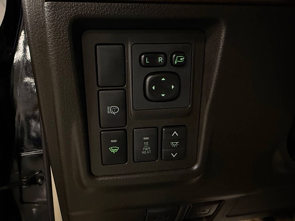 Toyota Land Cruiser 20 of 30