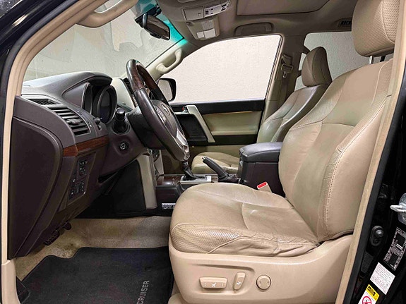 Toyota Land Cruiser 25 of 30