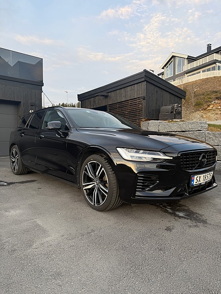 Volvo V60 2 of 19