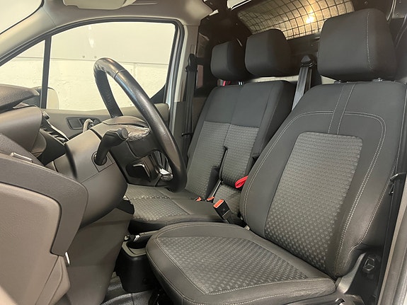 Ford Transit Connect 8 of 27