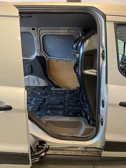 Ford Transit Connect 23 of 27