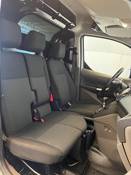 Ford Transit Connect 21 of 27