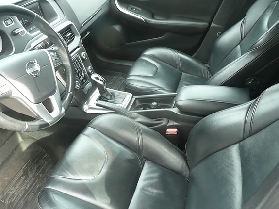 Volvo V40 14 of 19