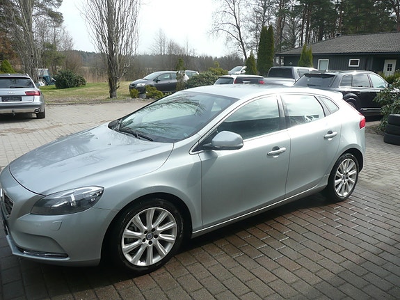 Volvo V40 7 of 19