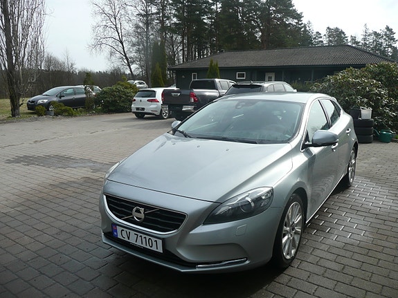 Volvo V40 5 of 19