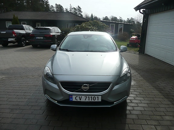 Volvo V40 4 of 19