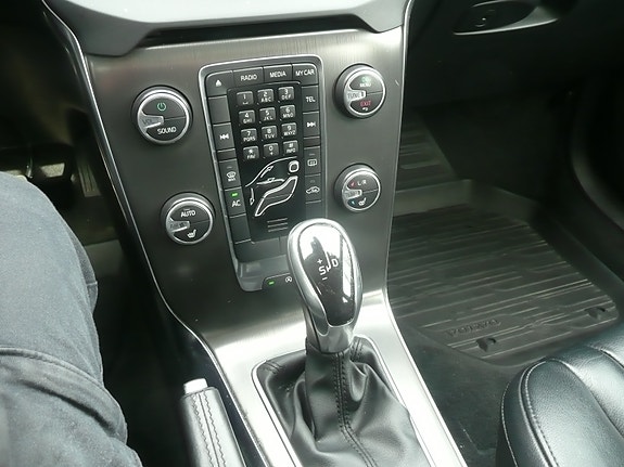 Volvo V40 17 of 19