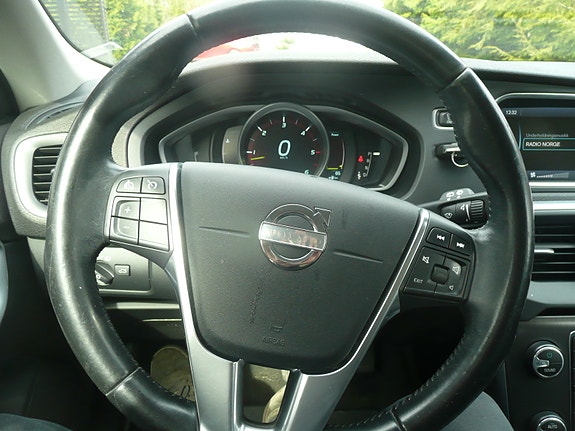 Volvo V40 16 of 19