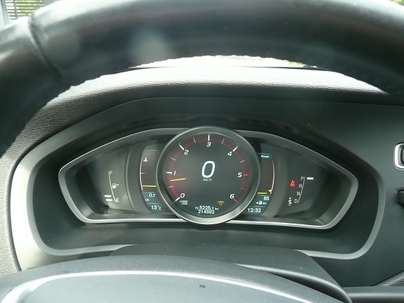 Volvo V40 15 of 19