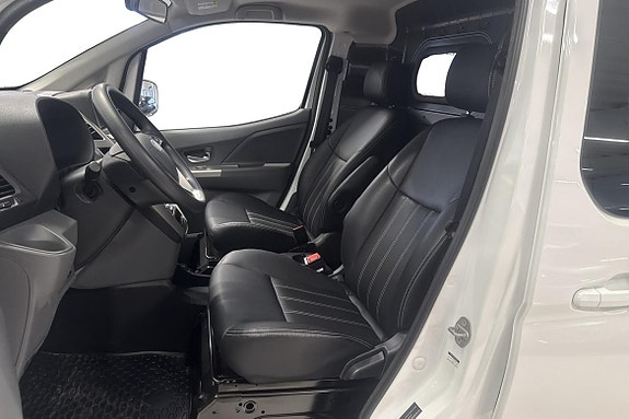 BYD T3 8 of 18