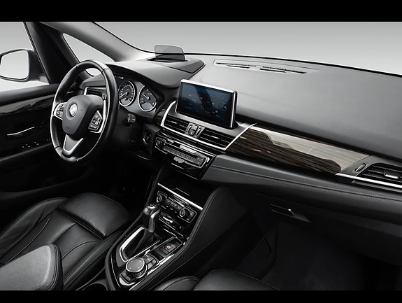 BMW 218d 24 of 24