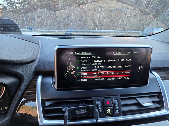 BMW 218d 18 of 24