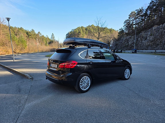 BMW 218d 9 of 24