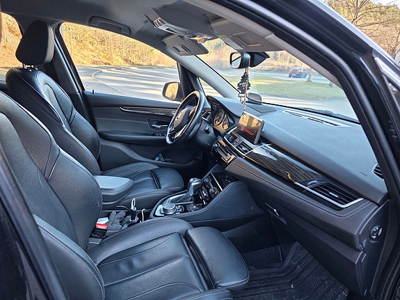 BMW 218d 15 of 24