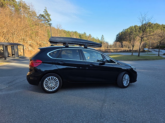 BMW 218d 13 of 24