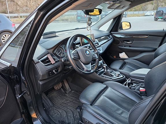 BMW 218d 14 of 24