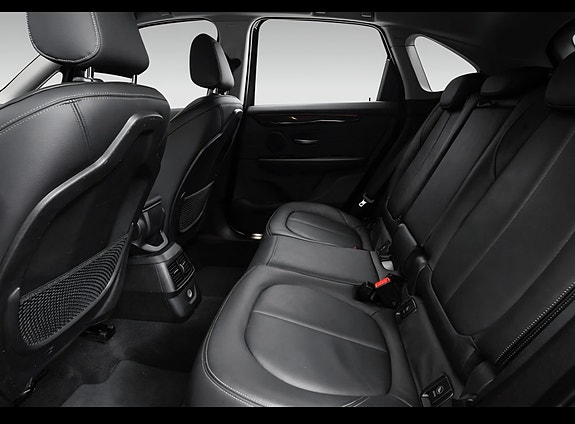 BMW 218d 23 of 24