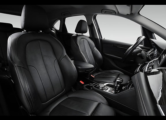 BMW 218d 22 of 24
