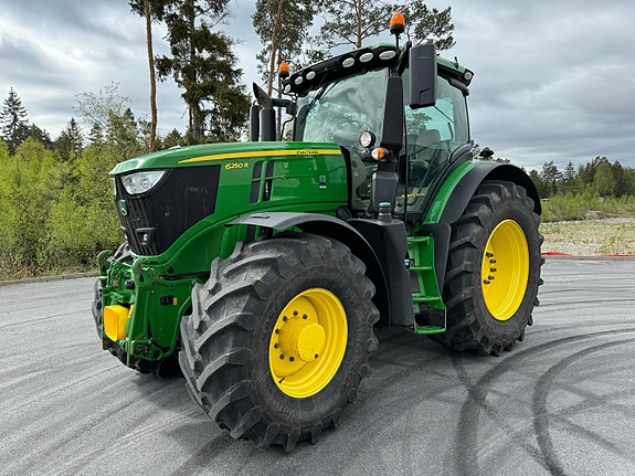 John Deere 6250R