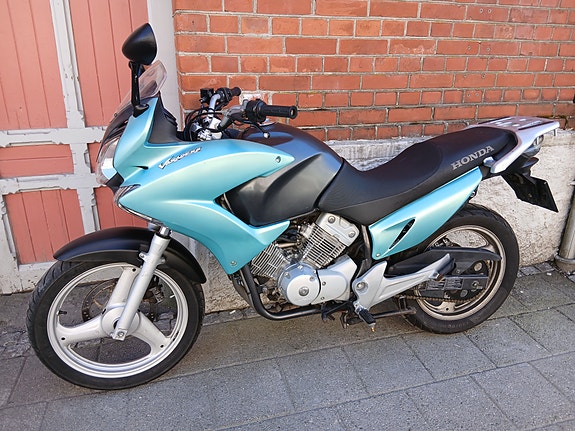 Honda XL 125 V Varadero 2 of 5