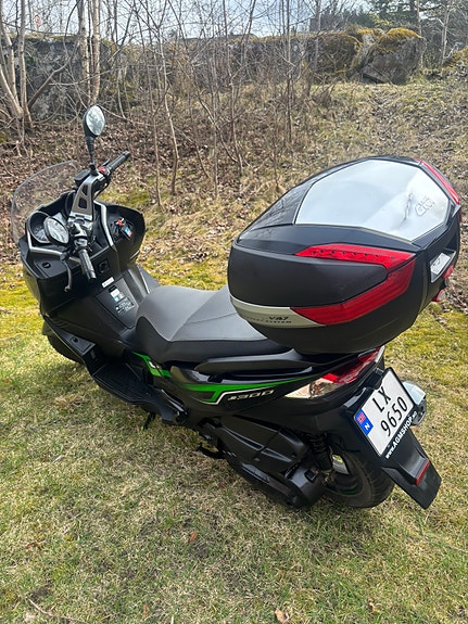 Kawasaki J 300 4 of 5