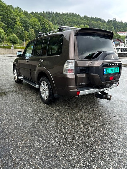Mitsubishi Pajero 3 of 16