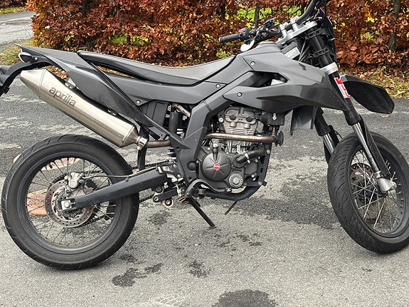 Aprilia SX 125 Super Motard 3 of 5