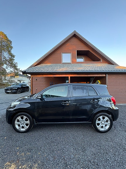 Toyota Urban Cruiser 13 of 29