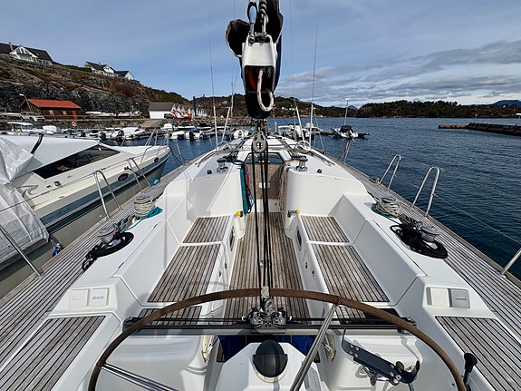 Beneteau First 47.7, Gi bud! 7 of 30
