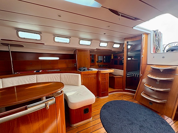 Beneteau First 47.7, Gi bud! 25 of 30