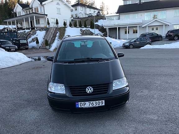 Volkswagen Sharan 3 of 7