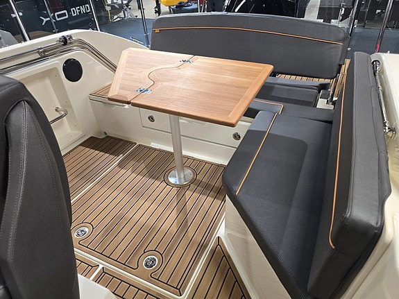 LAGERTØMMING - Uttern T65 Premium White // 2026 Mercury F 225 V6 - Kun 1 stk 7 of 17