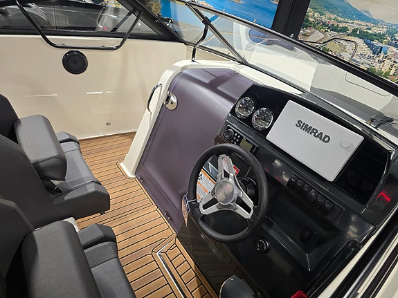 LAGERTØMMING - Uttern T65 Premium White // 2026 Mercury F 225 V6 - Kun 1 stk 6 of 17