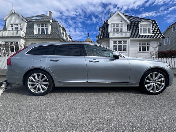 Volvo V90 2 of 5