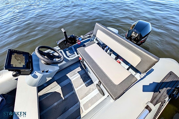 Quicksilver 350 Alu RIB - styrekonsoll - Mercury 10/15hk 9 of 13