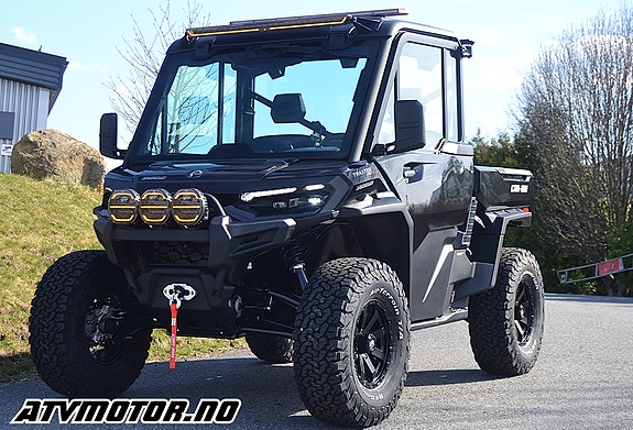 Can-Am Traxter HD11XU med Deluxe hytte. Traktor registrert 105 km/t for 3 personer.