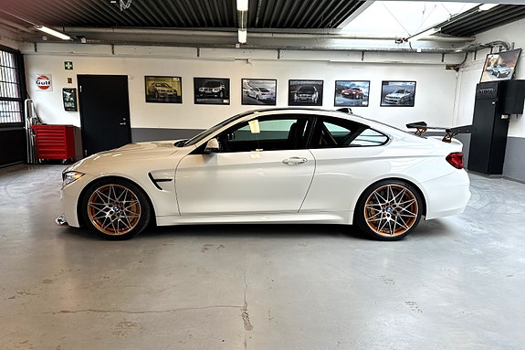 BMW M4 2 of 30