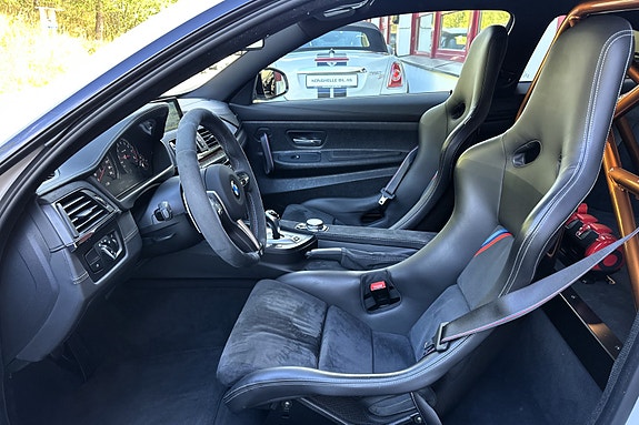 BMW M4 10 of 30