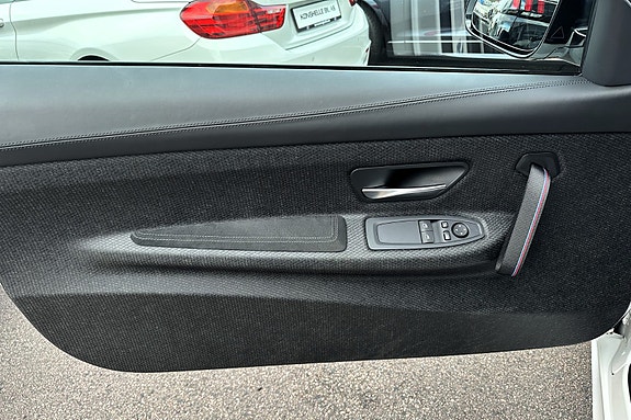 BMW M4 28 of 30