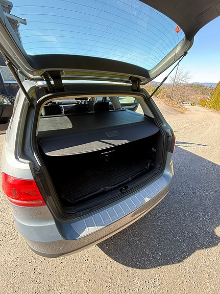 Volkswagen Passat 12 of 24