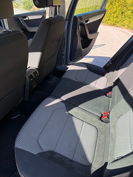 Volkswagen Passat 11 of 24