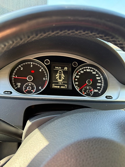 Volkswagen Passat 9 of 24