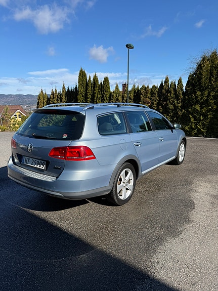 Volkswagen Passat 6 of 24