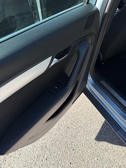 Volkswagen Passat 10 of 24