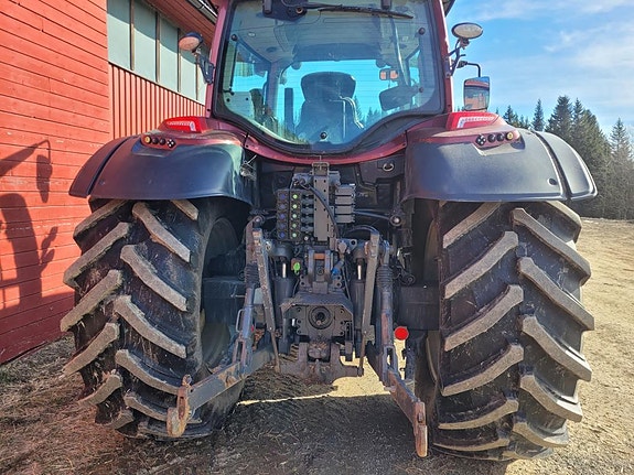 Valtra N174v 2 of 5