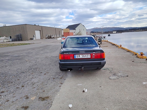Audi 100 2 of 5
