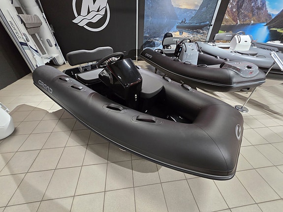 Grand 330 Ultimate Black Edition powered by 2026 Mercury F 10 (15/20) EFI Sport 2 of 3