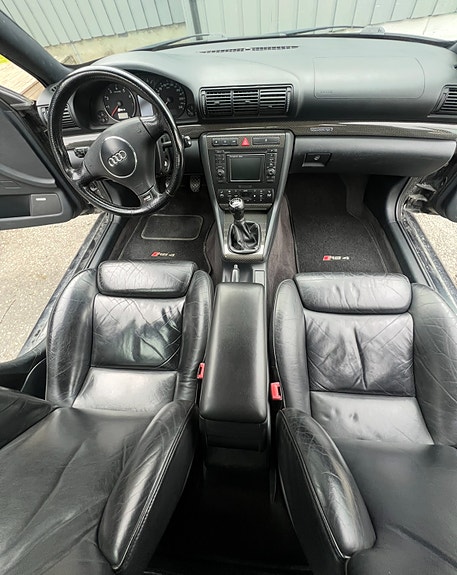 Audi RS4 7 of 7
